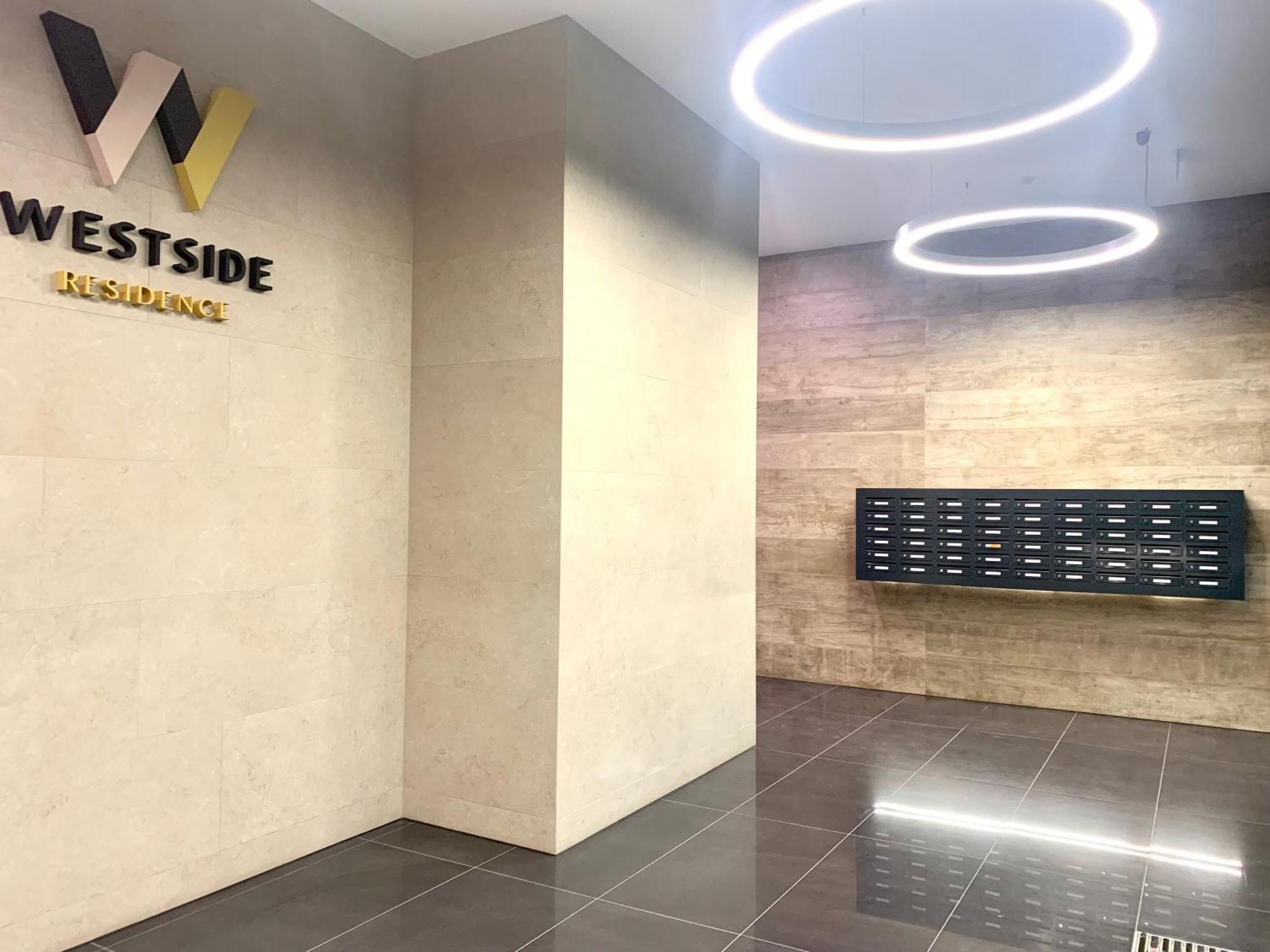 Westside Residence Apartment - Modern & Peaceful - Free Garage! Budapest Exteriör bild